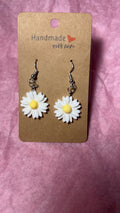 Daisy Earrings 🤍