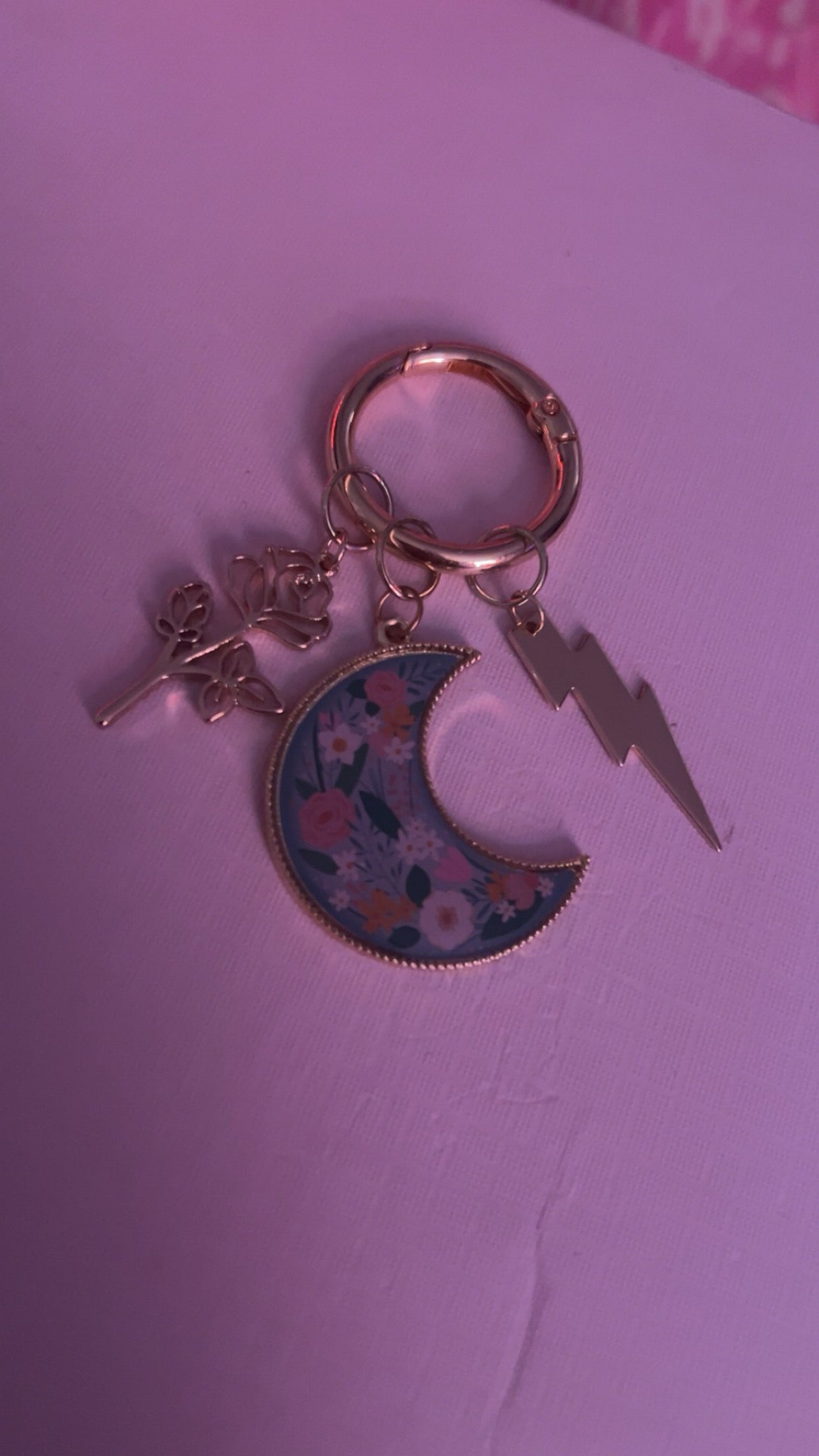 Gold Floral Keychain 💛